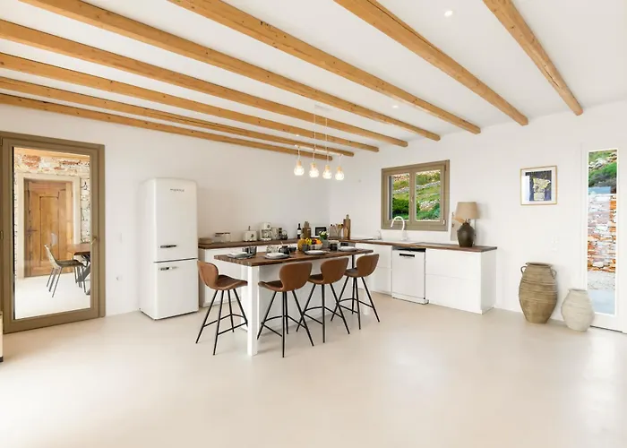 Lazuli - Golden Βίλα